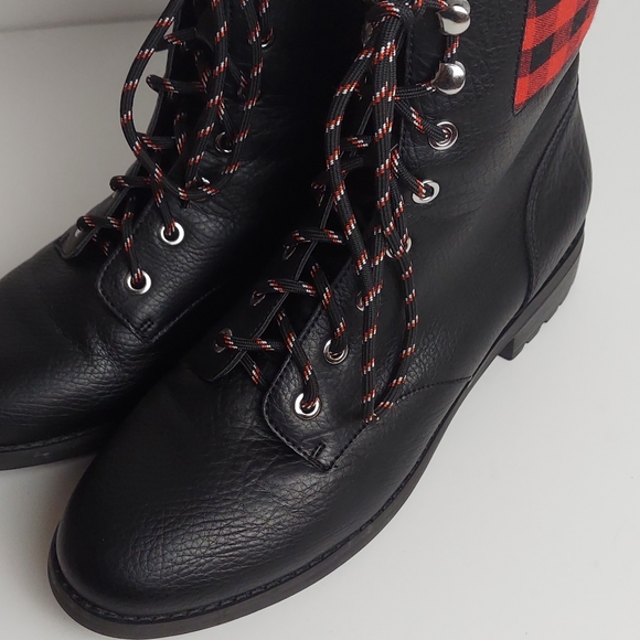 Women's Violet & Red boots - Picture 1 of 11